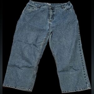 Cherokee Lightweight Cropped Jean